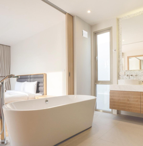 819063-MLU85548648209_062025