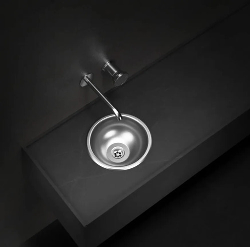 967698-MLU107368585437_022026